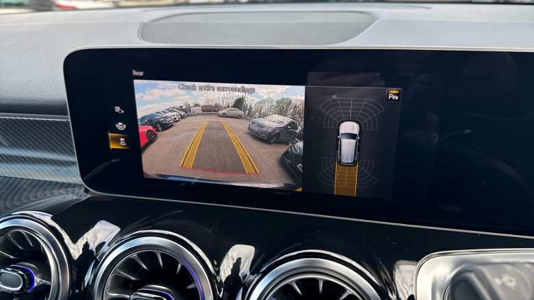 Mercedes-Benz GLB 200 AMG Line Premium 5dr 7G-Tronic Petrol Estate